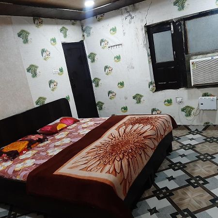 ماثورا Shri Haridas Dham المظهر الخارجي الصورة